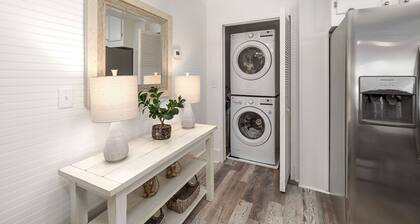 Beach Cottage with large deck-One short block to beach-Walk to shops and dining!