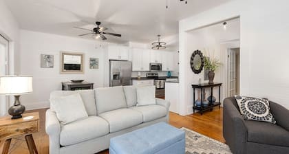 Beach Cottage-Screened Porch! One short block to beach! Walk to Pier Village!