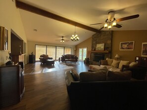 TV, fireplace