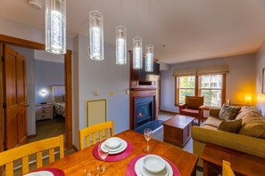 Interior - Black Friday Sale: Lux Stay USA | Pool view Crest Ski-in/out | Hot Tub| AS241 (Snowshoe)