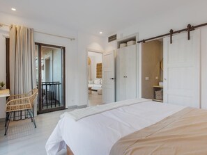 2 bedrooms, iron/ironing board, Internet
