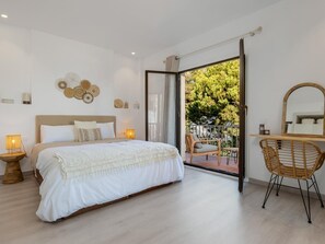 2 slaapkamers, een strijkplank/strijkijzer, internet