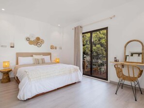 2 bedrooms, iron/ironing board, Internet