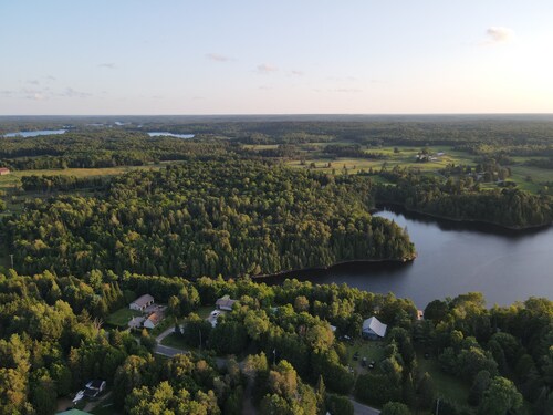 Four Season, 5-bedroom cottage with many amenities