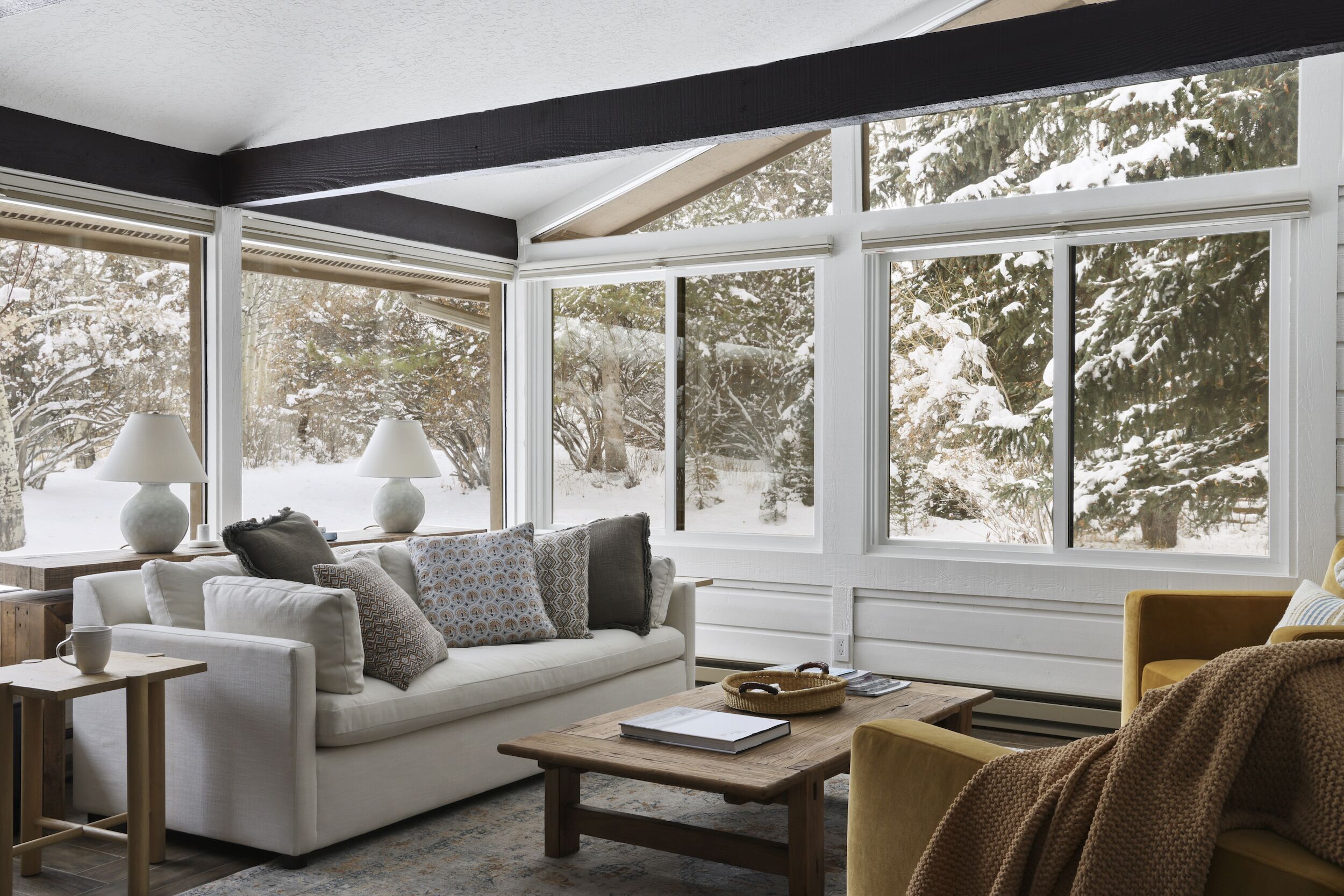 Smart-tv en een open haard