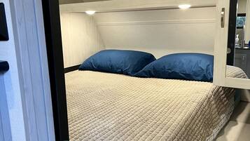 2 bedrooms, bed sheets