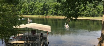 Little Blue is 190 FT from river Semi-Private Solar lit Dock&Ramp Wifi Sleeps 8