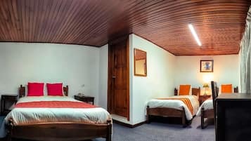 Classic Quadruple Room | Down comforters, free WiFi, bed sheets