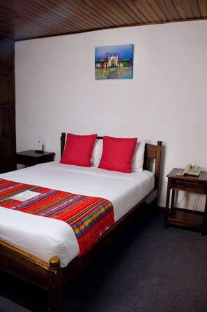 Down comforters, free WiFi, bed sheets - Aleros Hotel Boutique (Cuenca)