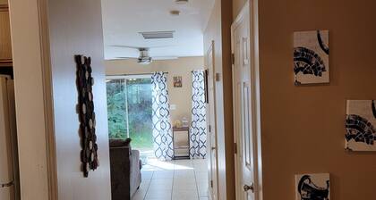 Cozy townhouse, close to downtown.