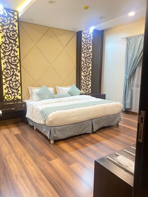 Egyptian cotton sheets, premium bedding, down duvets - Rose Park (Riyadh)