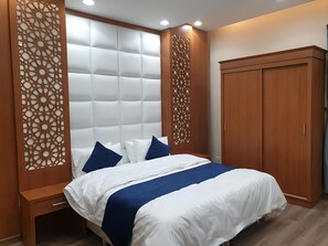 Egyptian cotton sheets, premium bedding, down comforters - Rose Park (Riyadh)