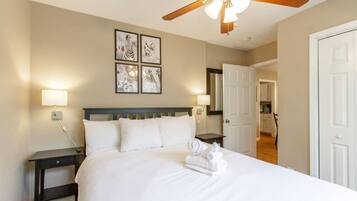 3 soveværelser, skrivebord, strygejern/strygebræt, Wi-Fi