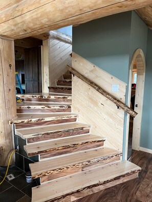 Interior - Luxurious Alaskan home on the Denali Highway (Cantwell)