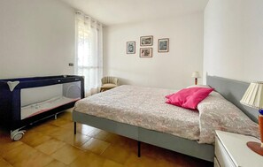2 chambres, lit parapluie, Wi-Fi gratuit, draps fournis