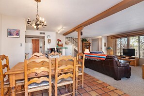 Dining - Fort Marcy 60 | Walk to Plaza | Fireplace | Kitchen | Hot Tub | Pool | End Unit | 2 Levels (Santa Fe)