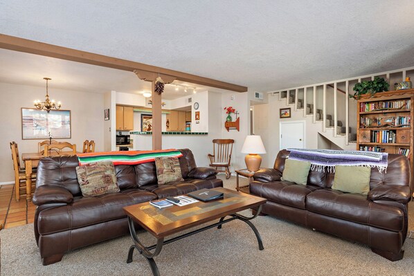 Älytelevisio, takka, DVD-soitin