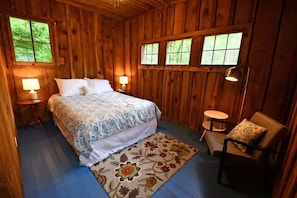 1 bedroom, bed sheets