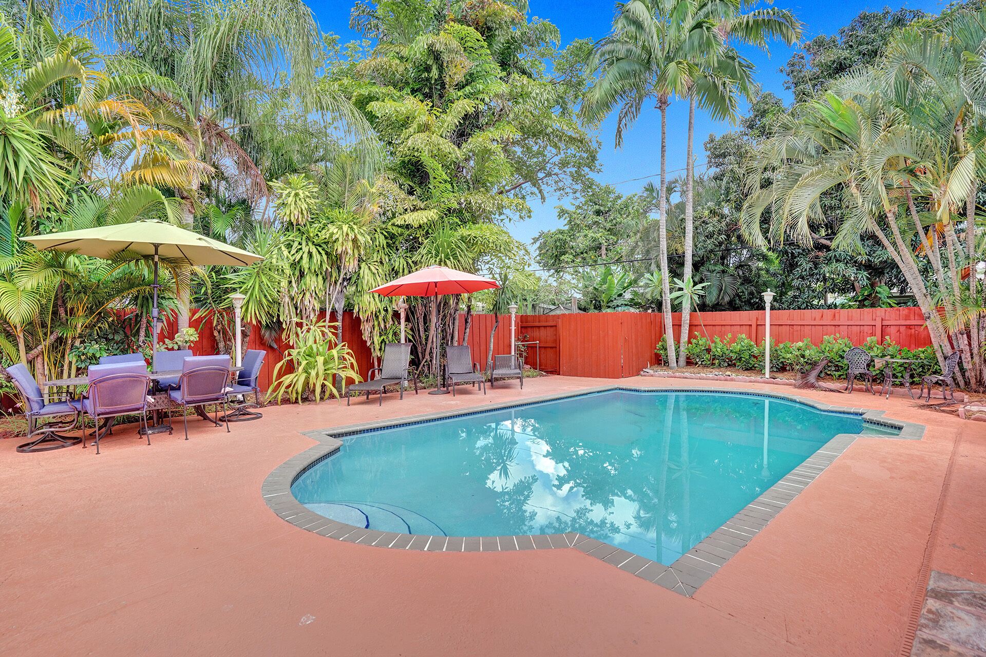 Freshly remodeled 4/4 w/ Heated Pool