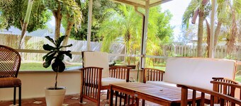 3 Bedroom 2 Bath House with pool - Close to the beach and downtown