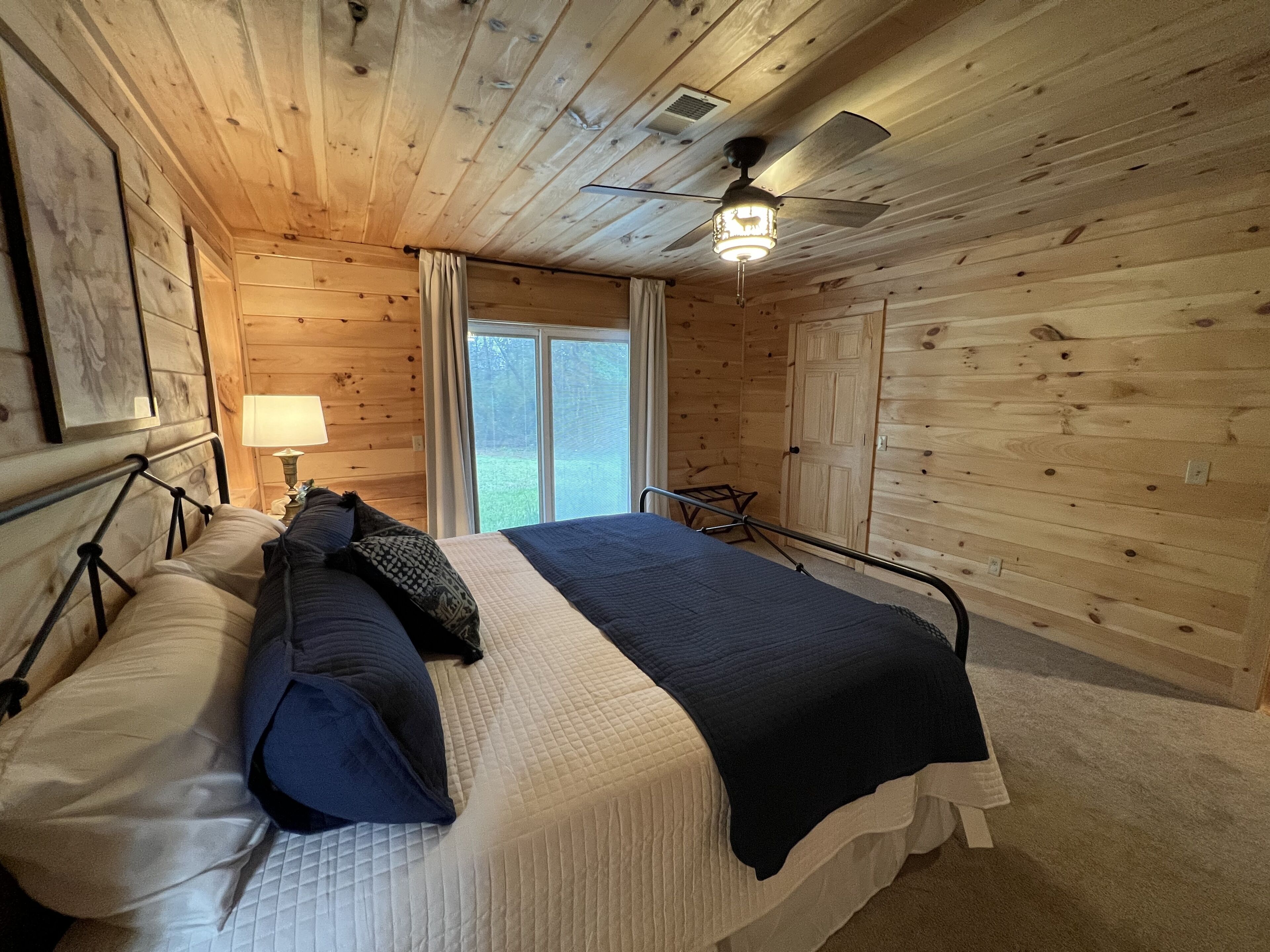 4 bedrooms, in-room safe, iron/ironing board, free WiFi
