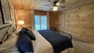 4 bedrooms, in-room safe, iron/ironing board, free WiFi