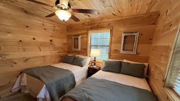 4 Schlafzimmer, Zimmersafe, Bügeleisen/Bügelbrett, kostenloses WLAN