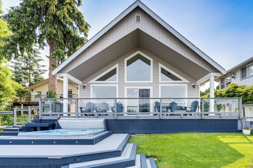 ‘The Rookery’ - Dreamy Home w/ Private Dock!