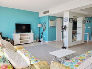 Smart TV, DVD player - Townhouse Style Condo, Beach Access across Road, Pool, Grilling Area, Elevator (Pawleys Island)
