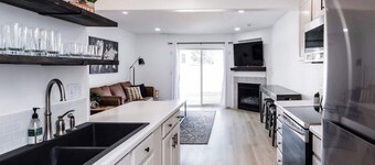 This condominium is a 2 bedroom(s), 1 bathrooms, located in North Logan, UT.