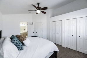 2 bedrooms, iron/ironing board, travel cot, free WiFi - This condominium is a 2 bedroom(s), 1 bathrooms, located in North Logan, UT. (North Logan)