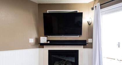 Clean & Cozy - close to everything!