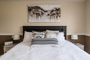 2 bedrooms, travel crib, free WiFi, bed sheets