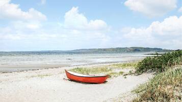 Una spiaggia nelle vicinanze