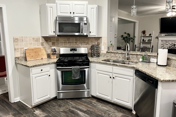 Frigorífic, microones, forn i placa de cuina