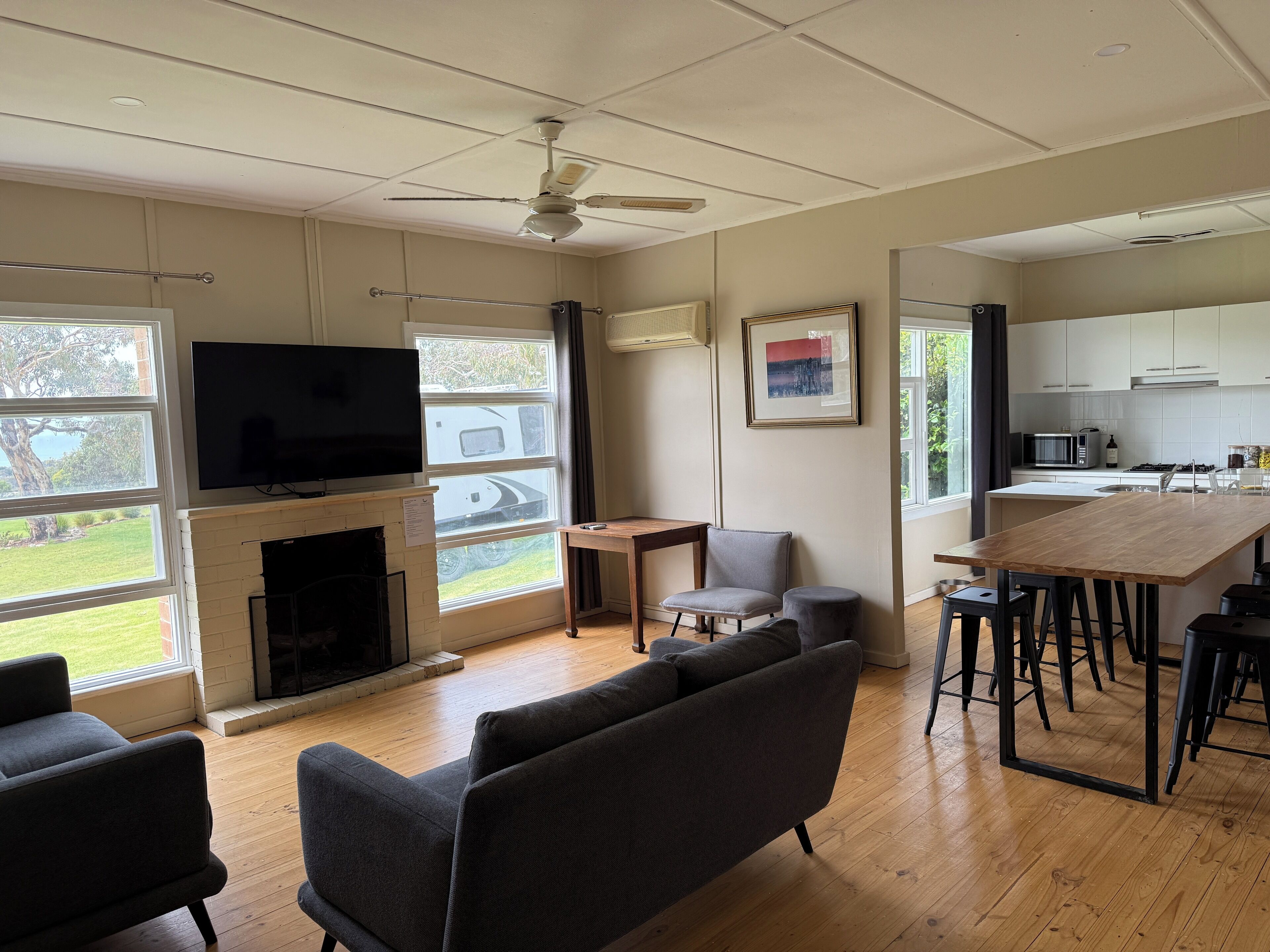 智能电视、壁炉