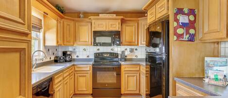 House (3 Bedrooms) | Property amenity