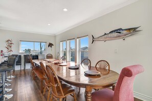 House, Multiple Beds, Hot Tub, Pool View | Dining