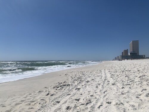 Lazy Dayz - Bid-A-Wee 2 bed\2 bath , 1 block from PRIVATE BEACH