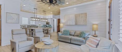 Een smart-tv, videogames, tafelvoetbal en een stereo