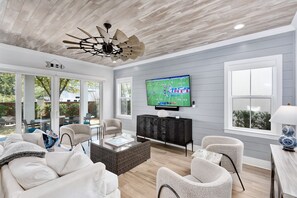 智能電視、電子遊戲、足球機、音響