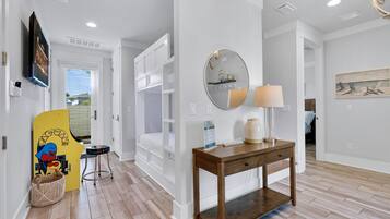 5 bedrooms, iron/ironing board, free WiFi, bed sheets