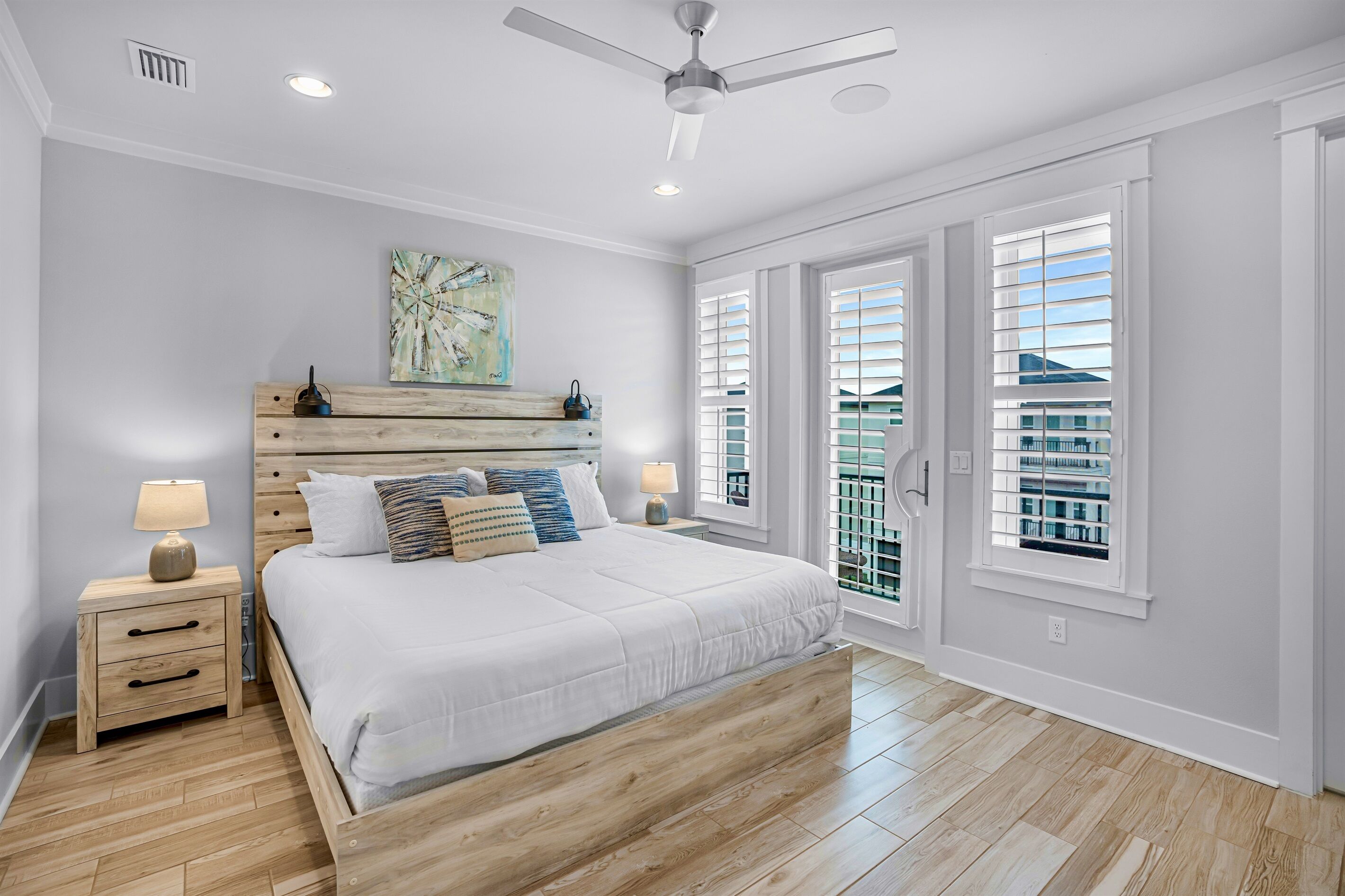 5 bedrooms, iron/ironing board, WiFi (free), bed sheets