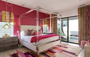 4 bedrooms, desk, free WiFi, bed sheets