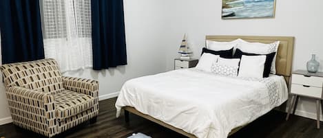 مكتب ومكواة/لوح كي وواي فاي مجانًا