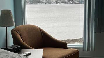 Panoramic Room, 1 Queen Bed, Balcony, Ocean View | Free WiFi, bed sheets