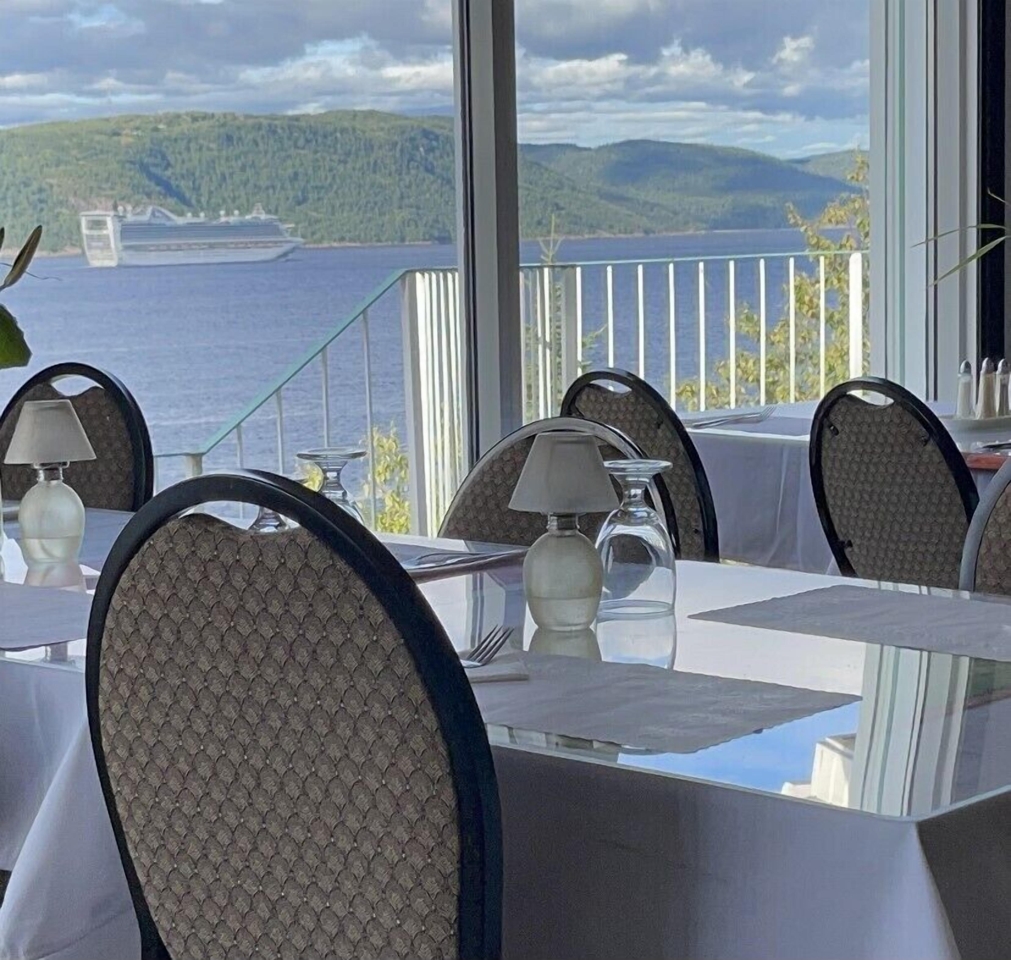 Se sirven desayunos y cenas 