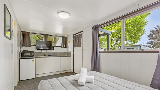 Superior Double Room | WiFi (free) - Hamilton City Holiday Park (Hamilton)