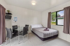 Superior Quadruple Room | Free WiFi - Hamilton City Holiday Park (Hamilton)