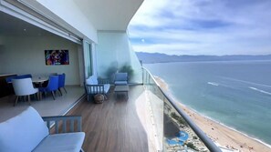Property grounds - ICON PENTHOUSE Condo 3 bed 3.5 bath with rooftop Jacuzzi - Beachfront (Puerto Vallarta)